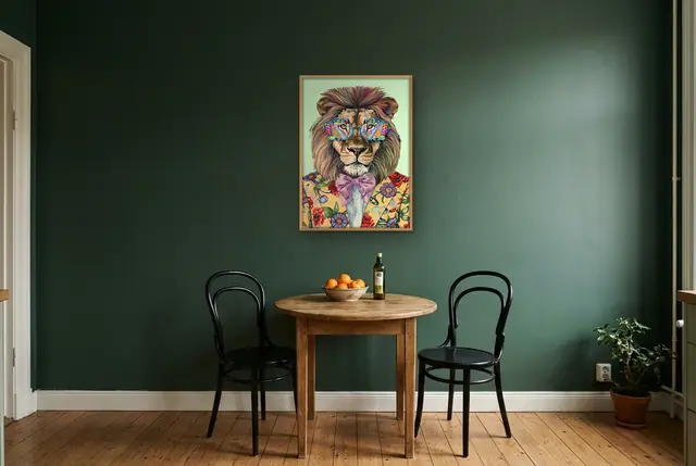Artistieke leeuw poster boven de bistrotafel