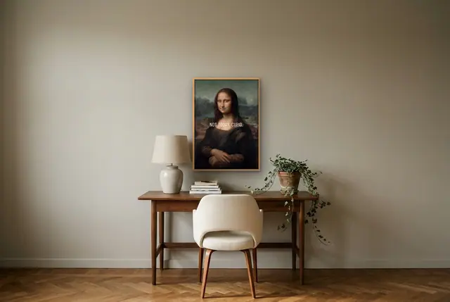 Mona Lisa Cupid poster boven het bureau