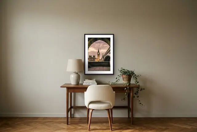 Doorkijkje Big Ben poster boven het bureau