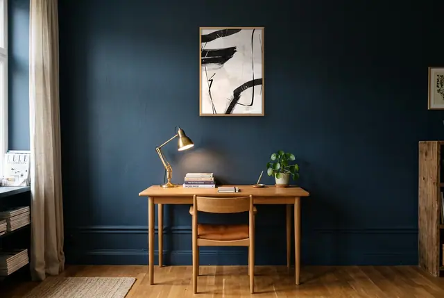 Grijs Zwarte Tonen poster boven het bureau