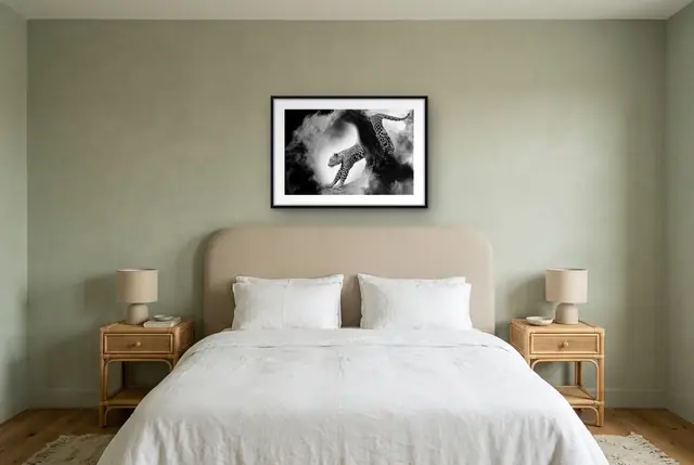 Luipaard in boom poster boven het bed