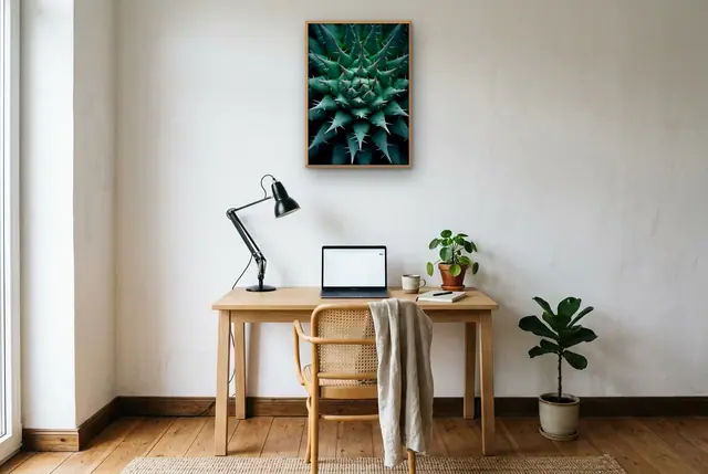 Macro cactus II poster boven het bureau