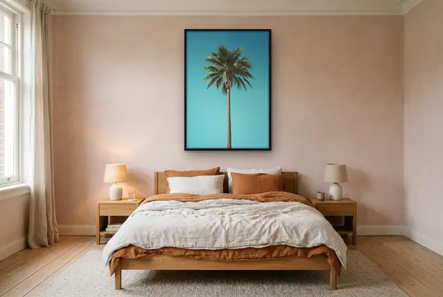 Groene palmboom poster boven het bed