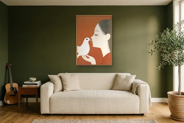 Vrouw met duif poster in de woonkamer