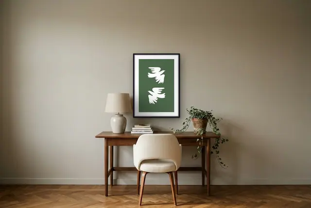 Witte vogels poster boven het bureau