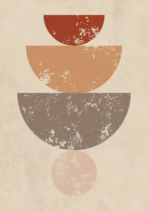 Abstracte poster met gestapelde halve cirkels in aardetinten met een verweerde textuur.