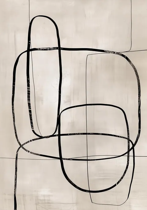 Abstracte poster met zwarte gebogen lijnen op een beige canvas achtergrond