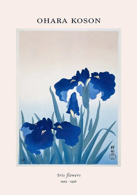 Japanse houtsnede van blauwe irisbloemen op lichte achtergrond door Ohara Koson.