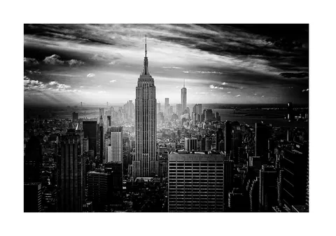 Zwart-wit luchtfoto van de skyline van New York met het Empire State Building