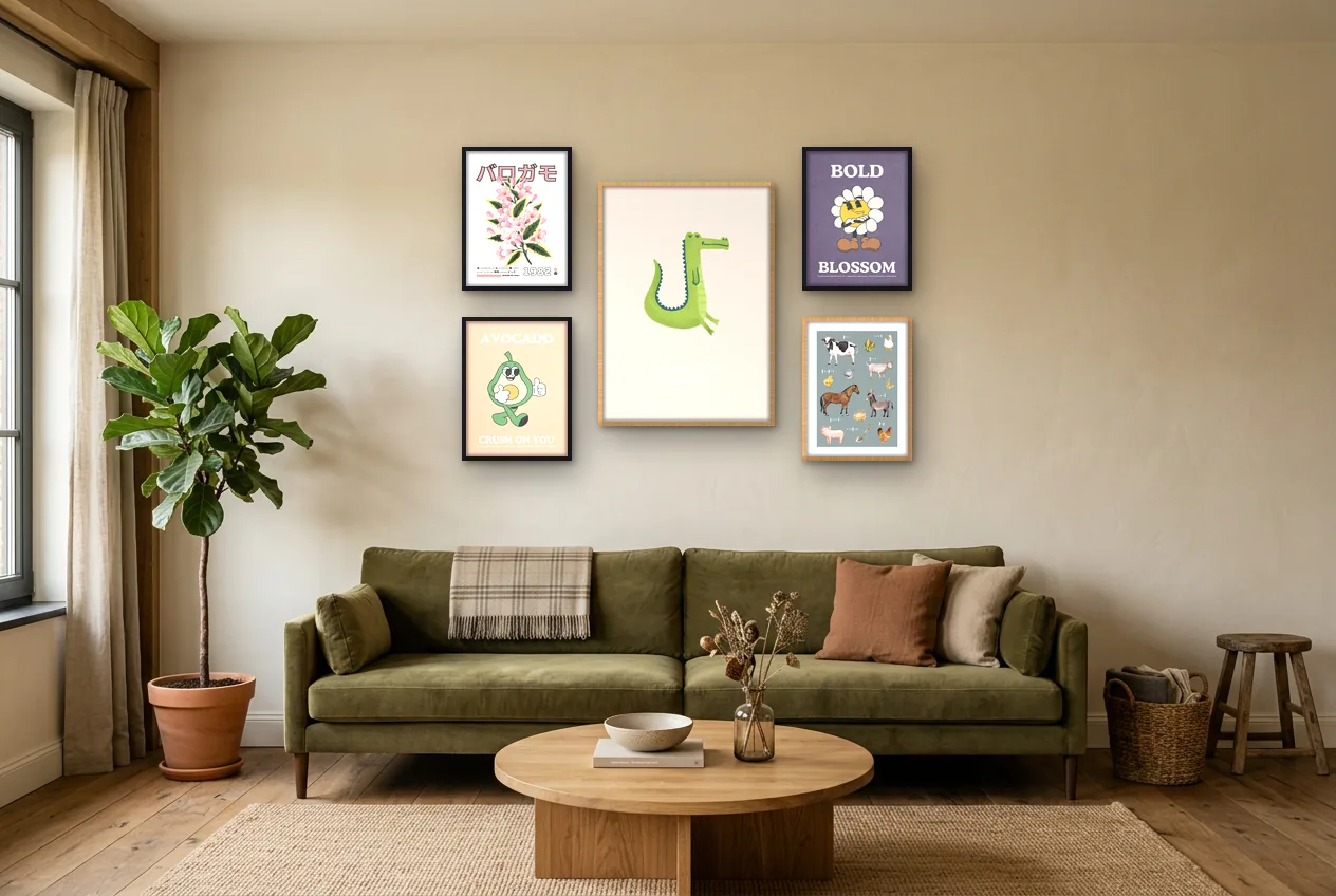 Fotowand met vijf illustratie posters in een kamer