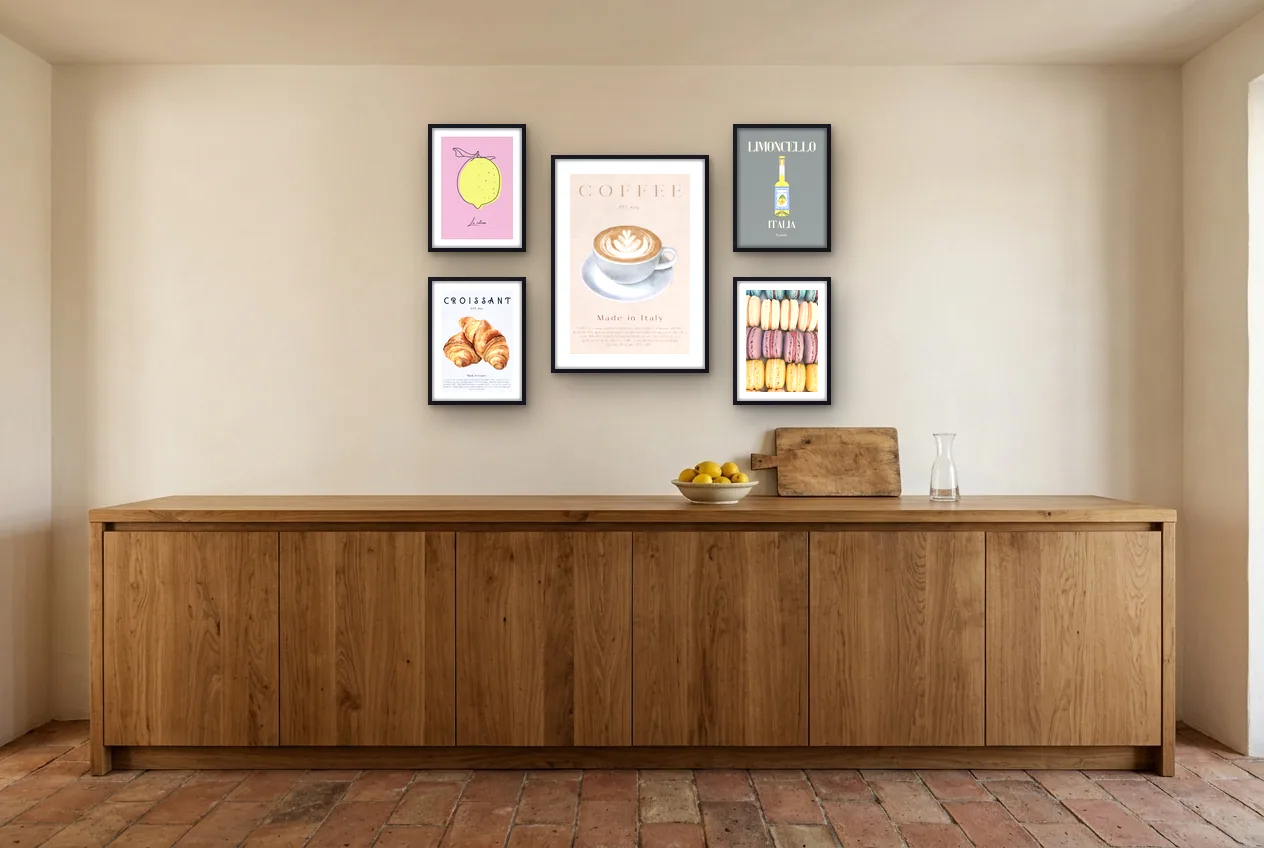Fotowand met vijf keuken posters in een kamer